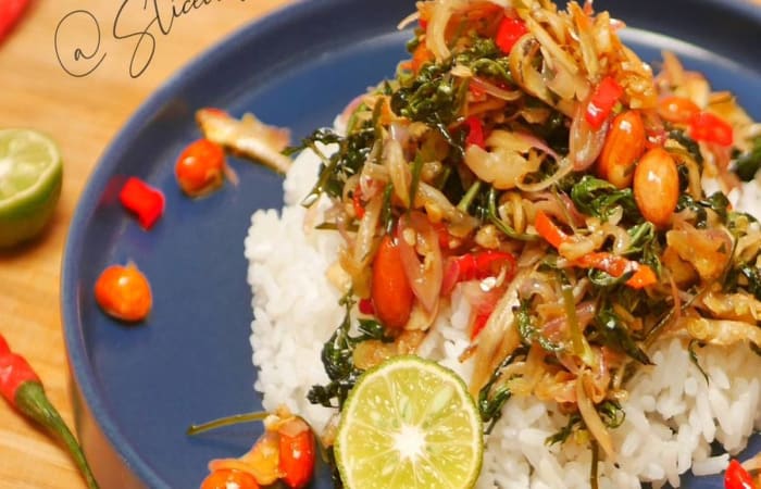 Resep Daun Kenikir Teri Kacang Goreng Dan Sambal Matah Dengan Bahan Sederhana