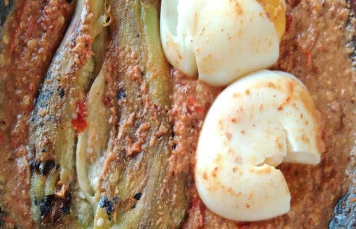 Resep Telur Terong Bakar Sambal Kacang Madura Dengan Bahan Sederhana