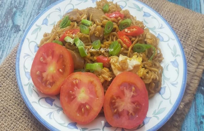 Resep Mie Goreng Sosis Paling Mudah dan Enak