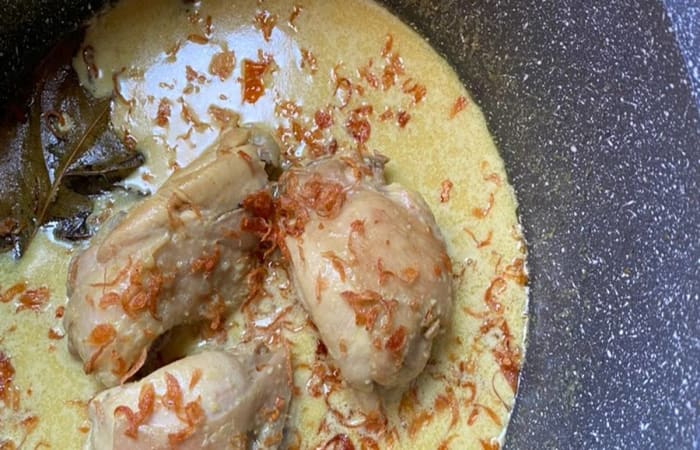 Resep Opor Ayam Simple Favorit Bunda