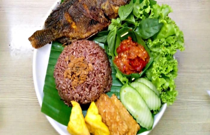 Resep Nasi Liwet Beras Merah Paling Mudah dan Enak