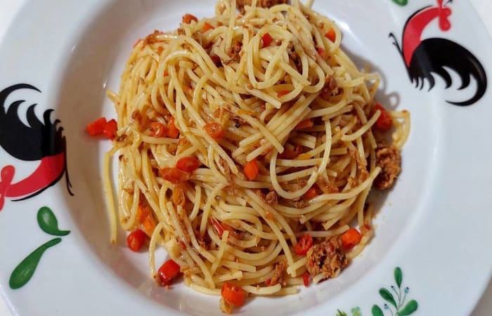 Resep Double Spicy Spaghetti Tuna Dengan Bahan Sederhana