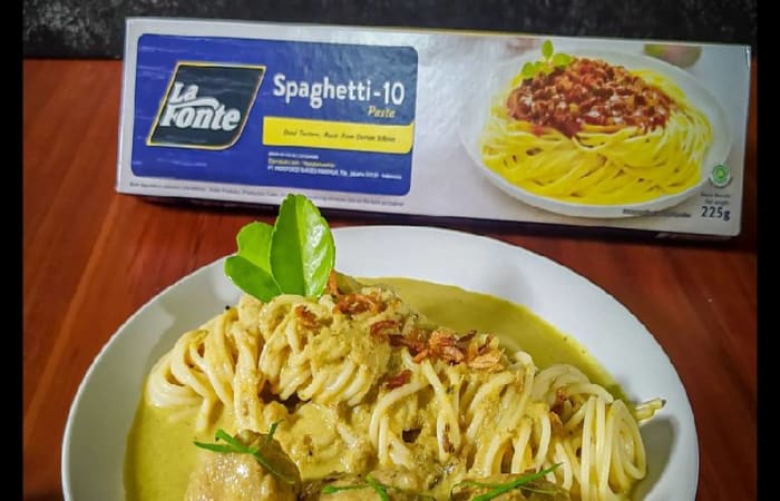 Resep Opor Spaghetti With Chicken Meatballs Rasanya Maknyus