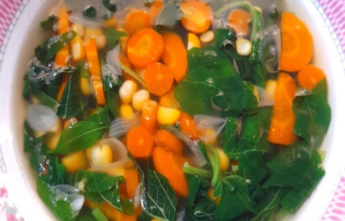Resep Sayur Bening Bayam Jagung Paling Praktis dan Simple