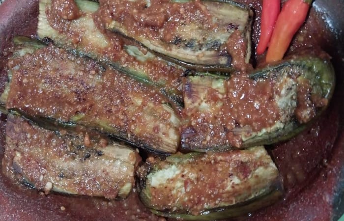 Resep Terong Bumbu Kacang Petis Madura Dijamin Nikmat dan Mudah