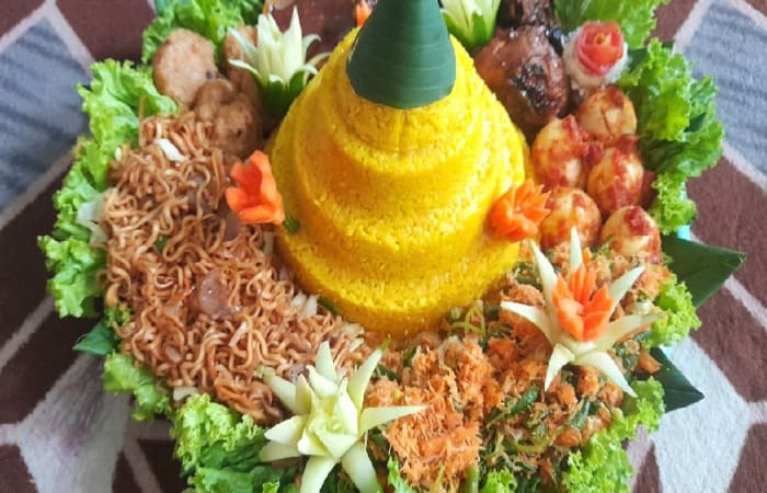 Resep Nasi Kuning Tumpeng Favorit Bunda