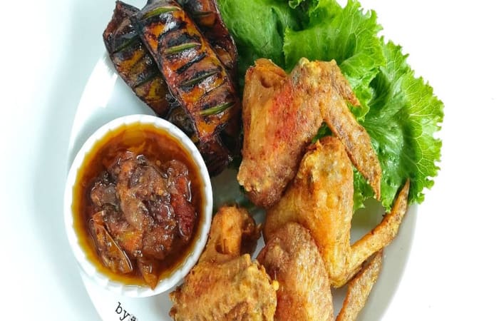 Resep Ayam Goreng Sambal Terasi Mudah dan Praktis Dihidangkan