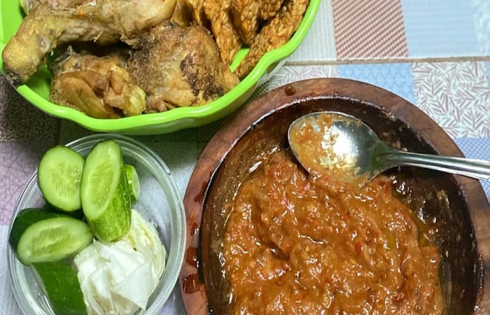 Resep Ayam Goreng Sambal Lamongan (sambal Pecel Lele Aka) Paling Praktis dan Simple