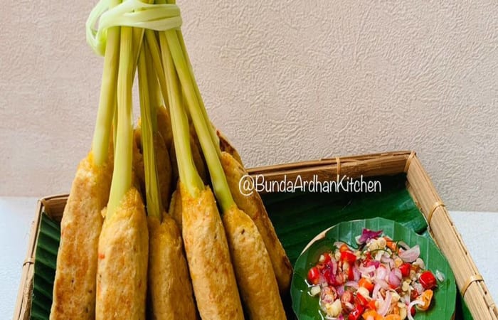 Resep Sate Lilit Daging Ayam Dengan Sambal Matah Mudah dan Praktis Dihidangkan