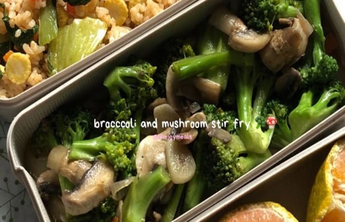 Resep Fried Rice, Broccoli And Mushrooms Stir Fry (nasi Goreng Dan Tumis Brokoli Dan Jamur) Paling Praktis dan Simple