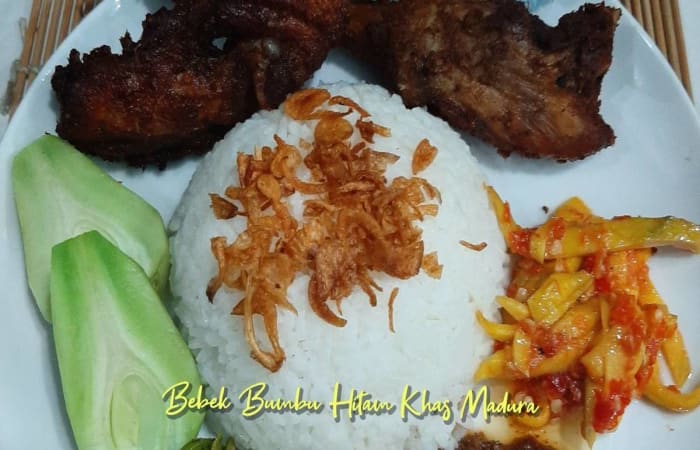 Resep Bebek Bumbu Hitam khas Madura Paling Mudah dan Enak