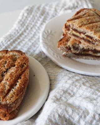 Croque choco-banane au granola à tartiner