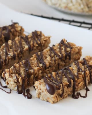 Barres de céréales maison pour le goûter des enfants