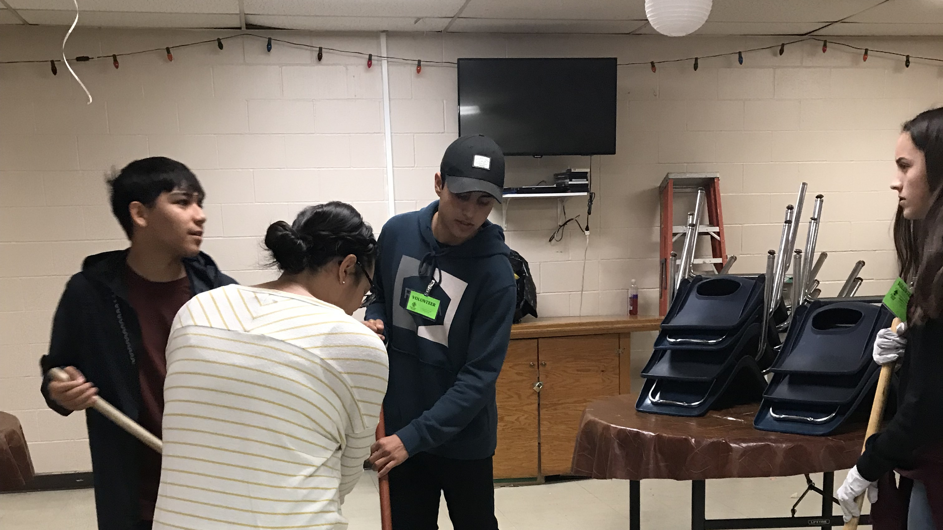 COMMUNITY/community giving tree 2018 14