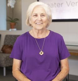 Lynda GE DI Allon4 BG