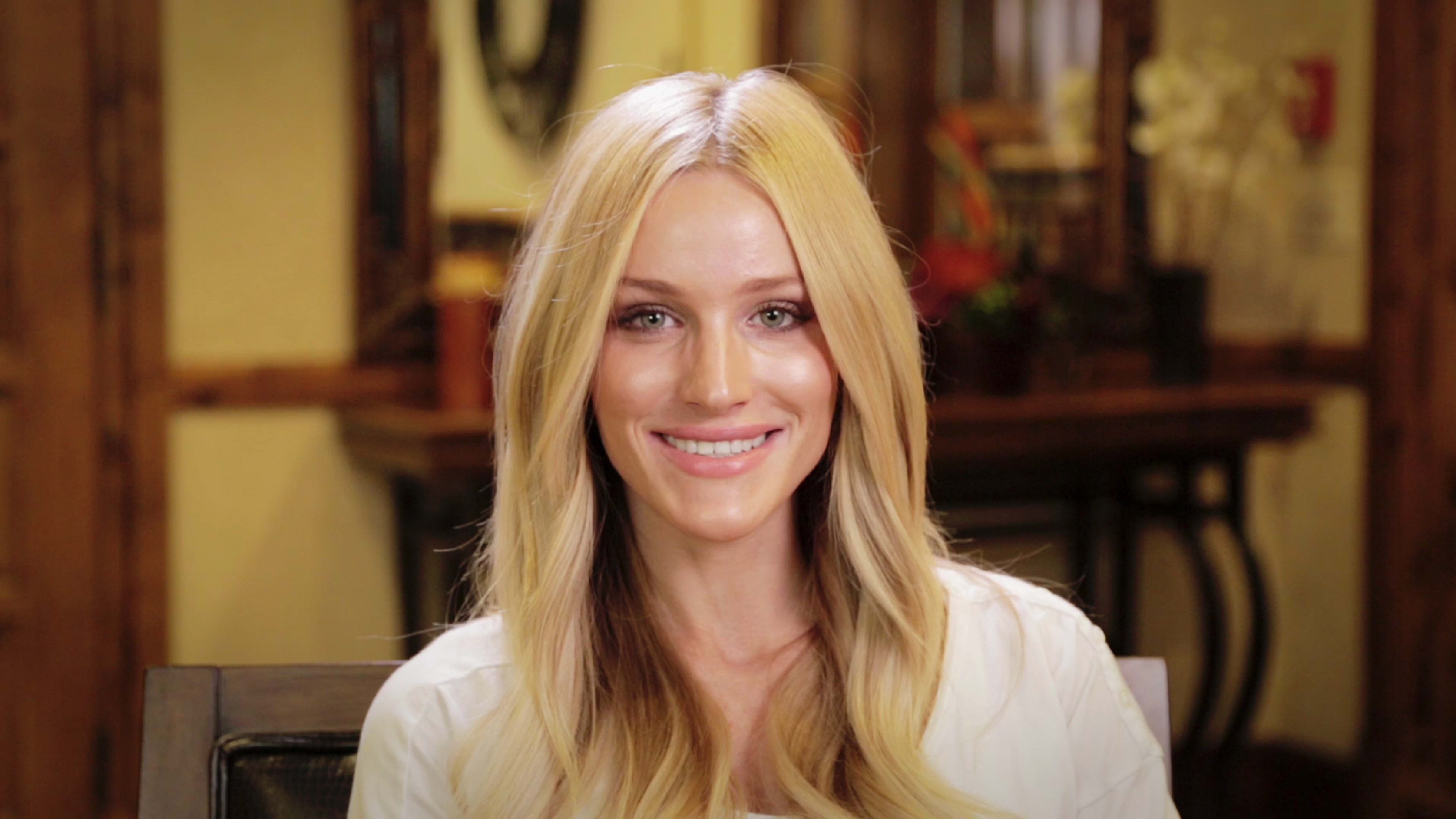 Sarah Jane got a dental implant at Utah Surgical Arts in South Jordan, UT