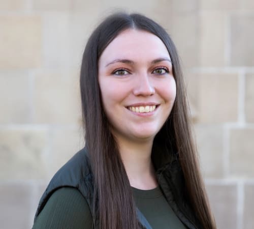 Aubrey, Receptionist