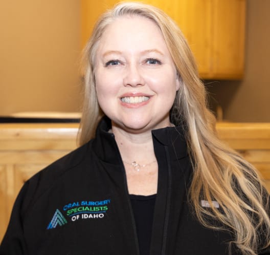Sherrie, Asistente Administrativa