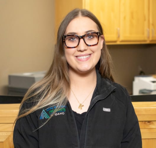 Kasidi, Recepcionista