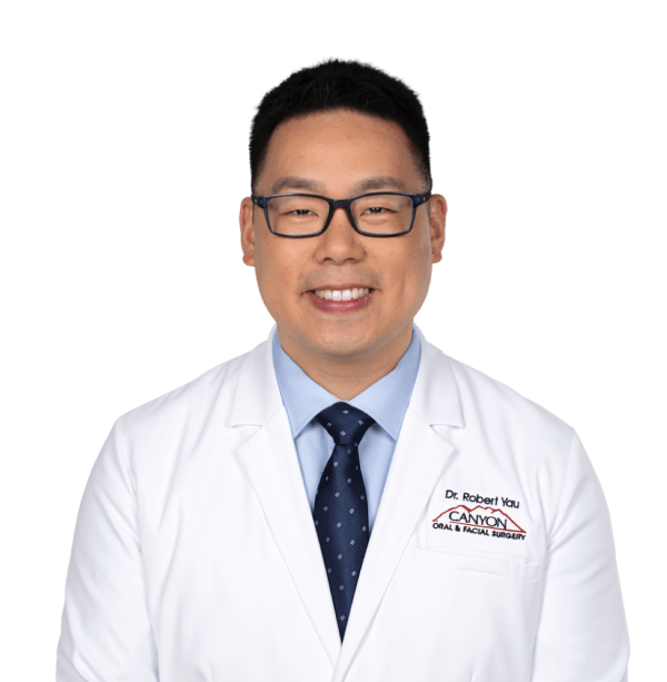 Professional photo of Conozca Robert Yau, DMD, MD