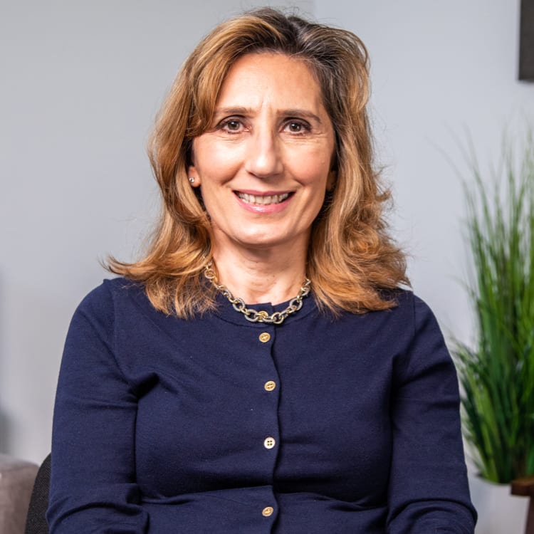 Testimonial carousel maral mother of wt sd