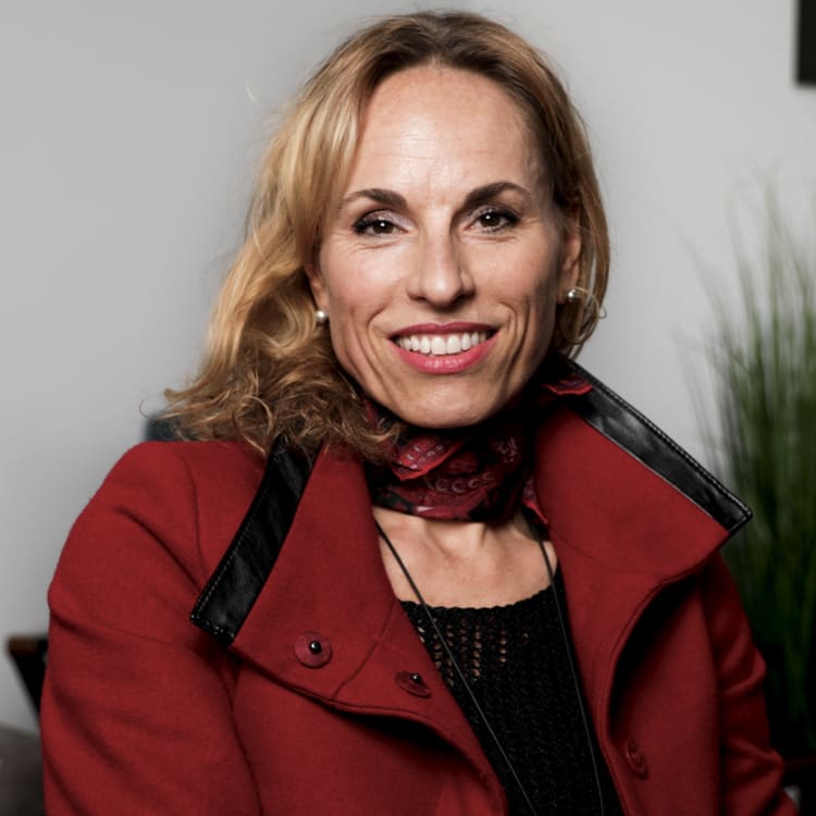 Nadia underwent a dental implant placement in San Diego, CA