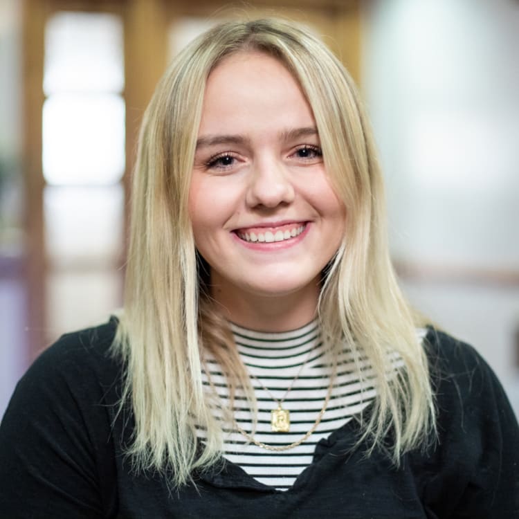 Rylee had her wisdom teeth removed at Utah Surgical Arts in Lehi, UT