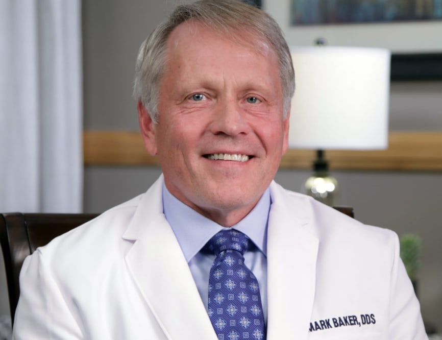 Conozca a Mark E. Baker, DDS