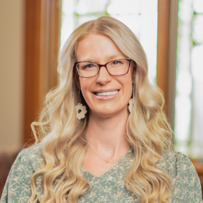 Erlyne fa ortho bg testimonial facewall