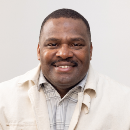 Shaumbe ext sl di testimonial facewall