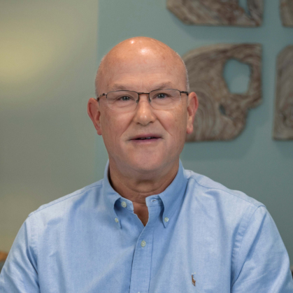 Paul DI EXT BG facewall