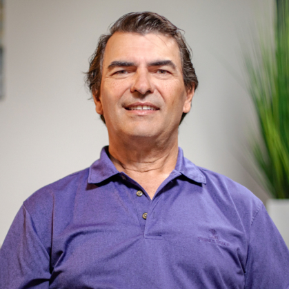 Bob underwent dental implants in Sparks, NV