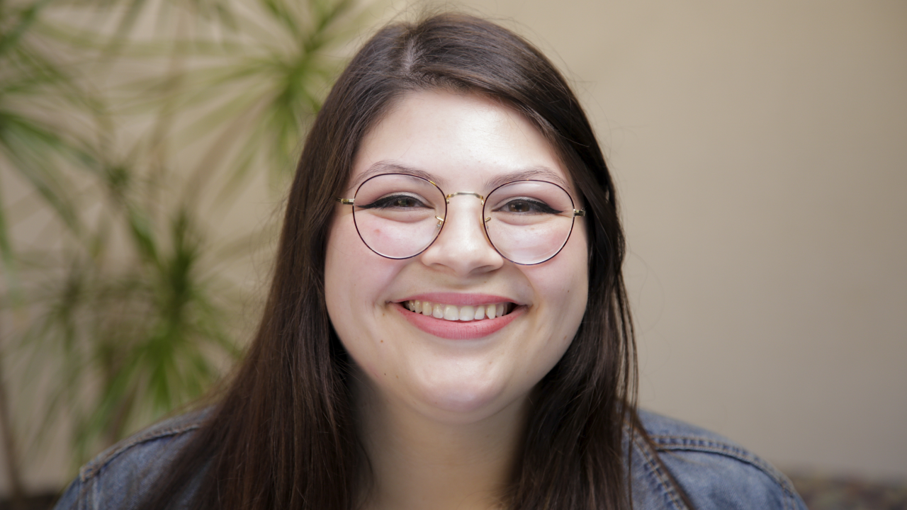 portrait image of analiesa after wisdom teeth removal