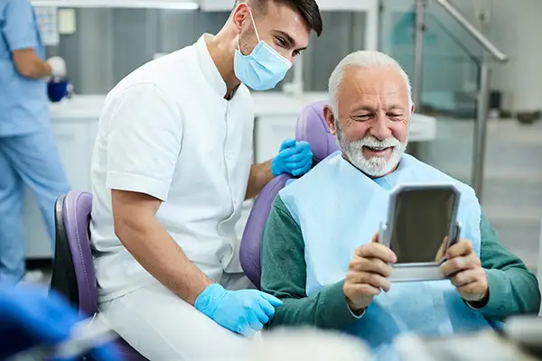 IMG senior dentistry AdobeStock 428089988