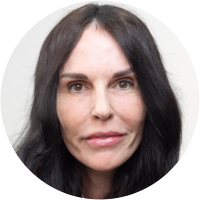 Angela ext di testimonial facewall