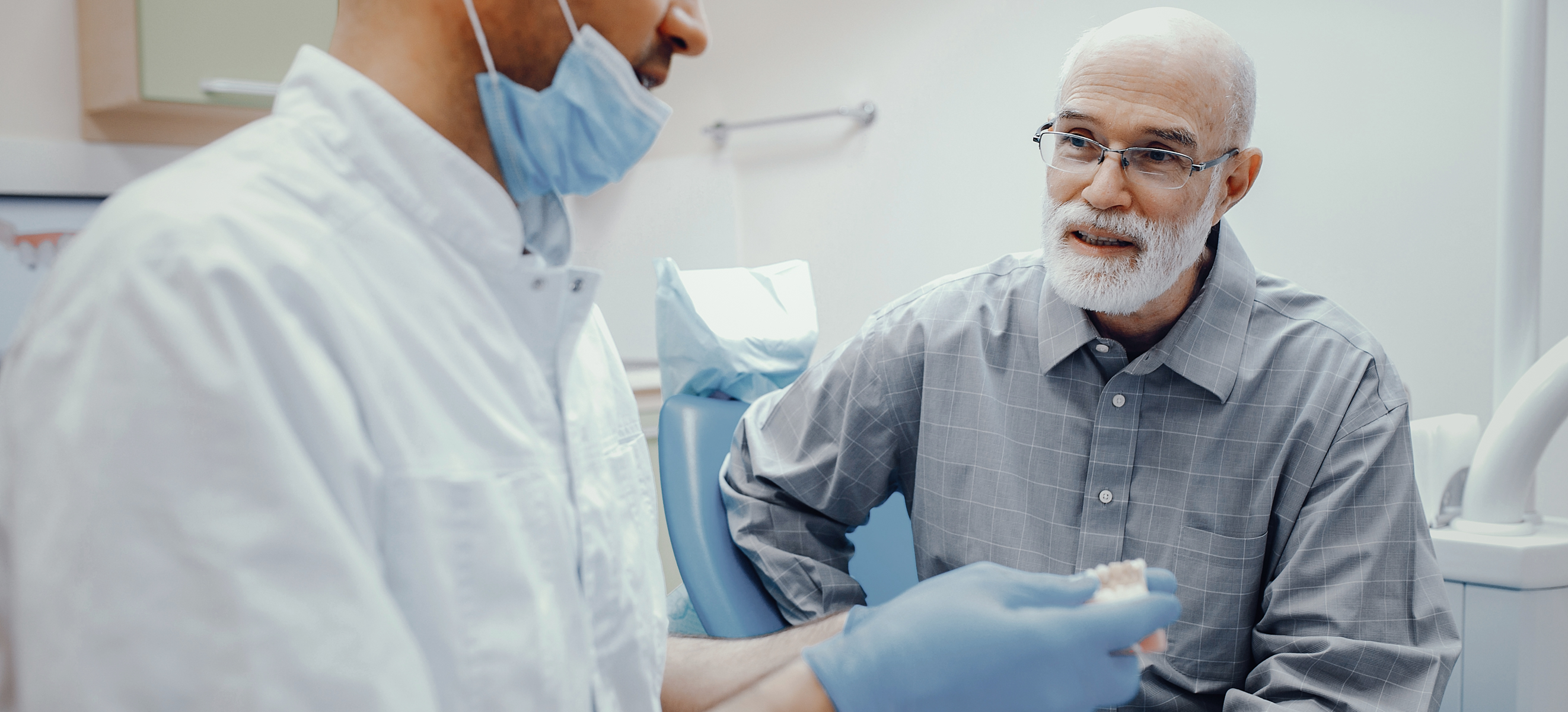 Top 6 Reasons to Have Your Wisdom Teeth Removed 7x7 Dental Implant