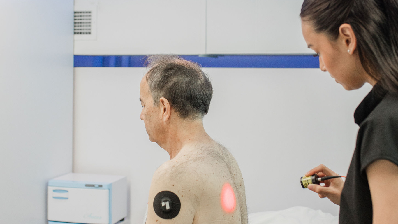 class iv laser therapy is a cutting-edge, non-invasive device that utilizes high-powered laser to penetrate deep into tissues, promoting cellular regeneration, reducing inflammation, and providing rapid, effective pain relief, blog+web+images