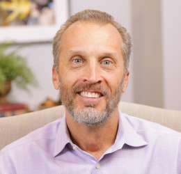 Meet Dr. Keeter. He refers his patients to Park Cities Oral & Maxillofacial Surgery Associates - Dental Implant Experts.