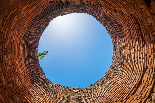 Обустройство колодца на участке: имеет ли смысл в 2025 году