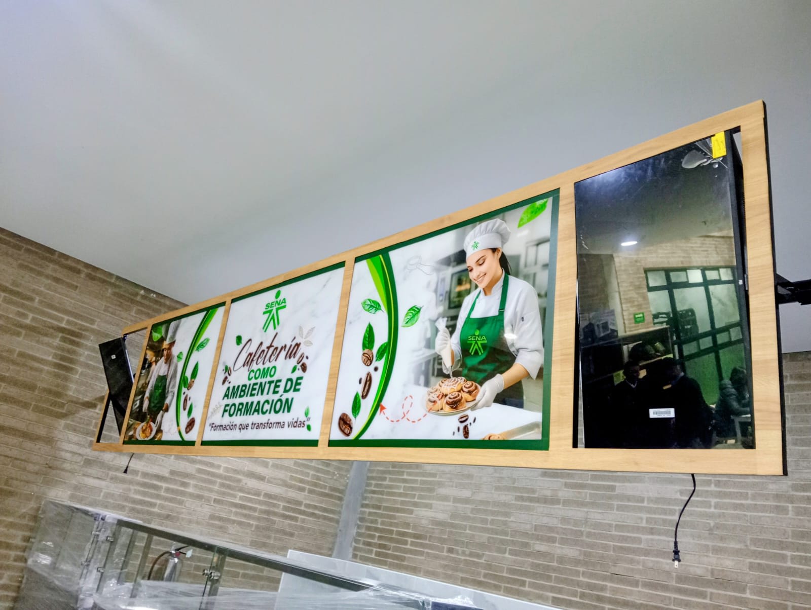 Aviso señalética cafetería SENA ambiente de formación