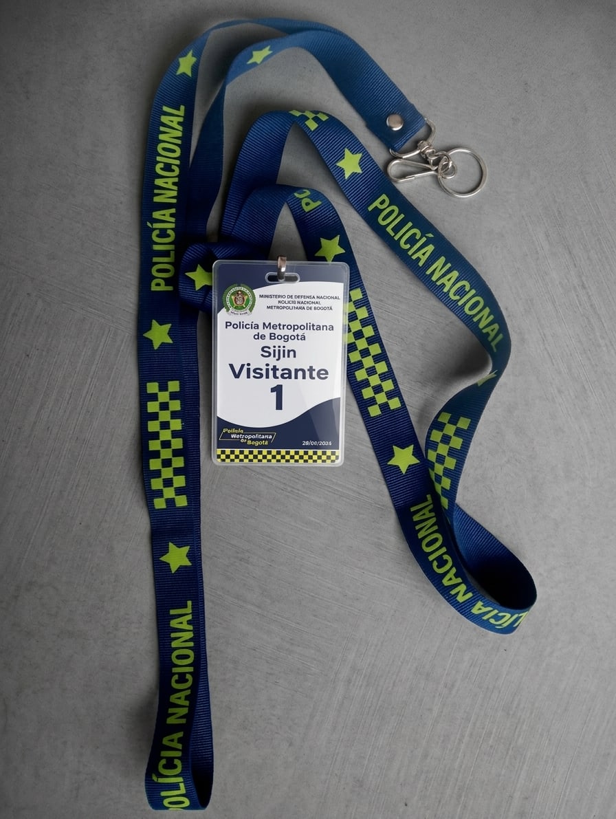 Carnets de visitante con cinta estampada Policía Nacional