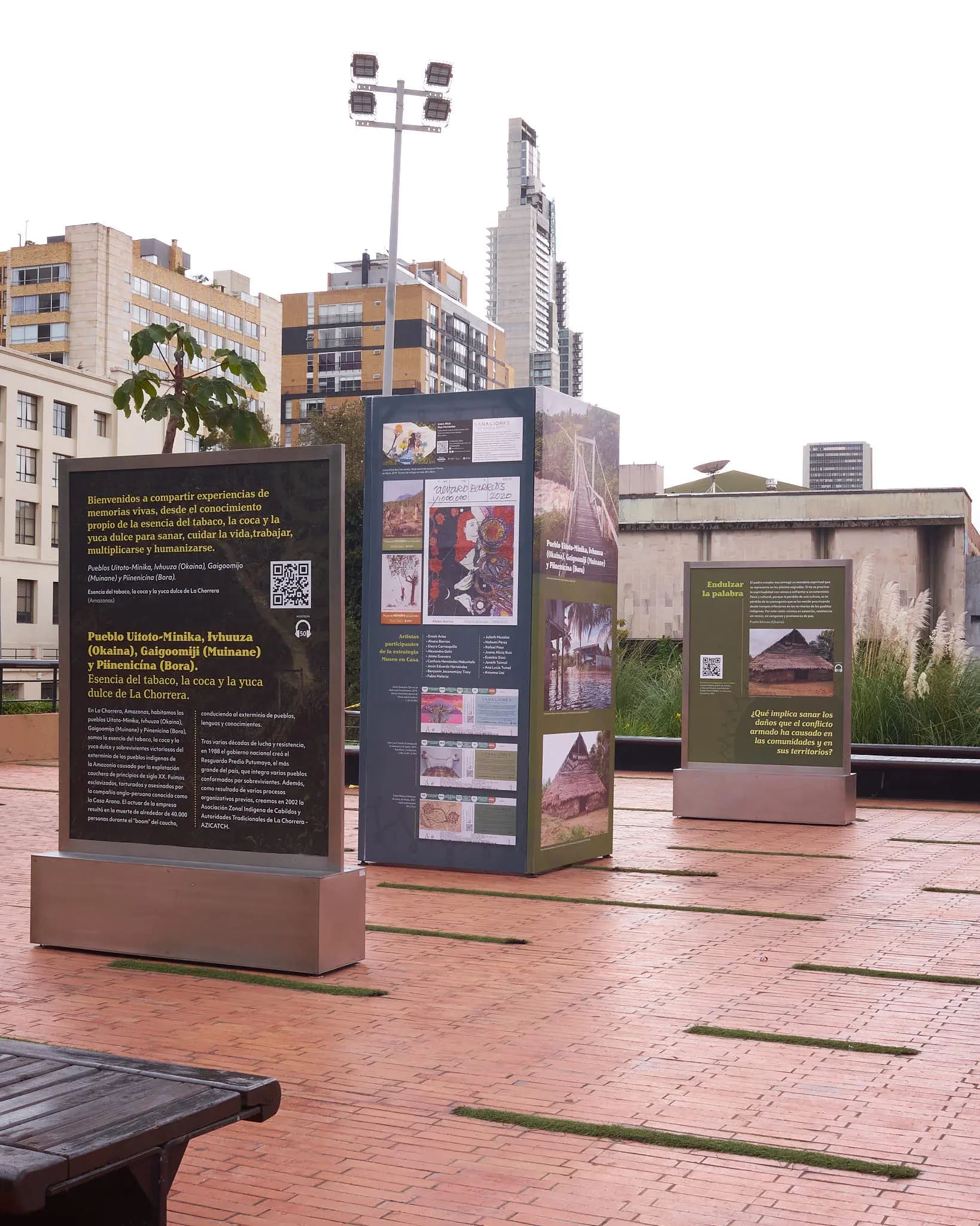 Panel institucional de bienvenida a Memorias Vivas