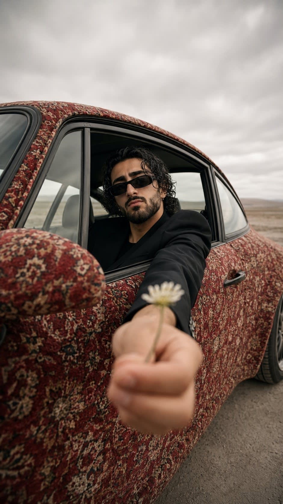 مرد در پورشه