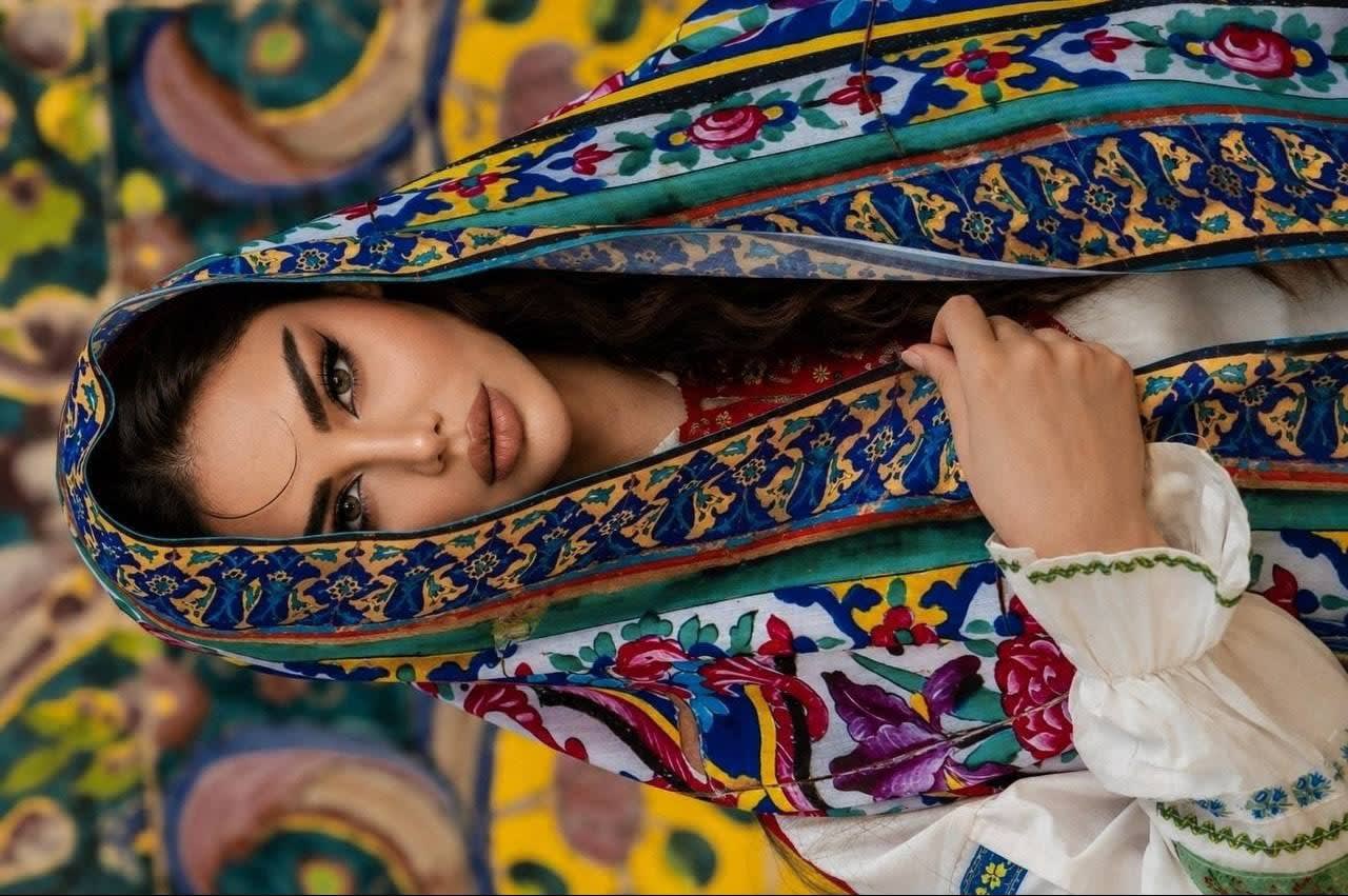 تصویر پرامپت پرتره فرهنگی و سنتی ایرانی | PromptsFA
