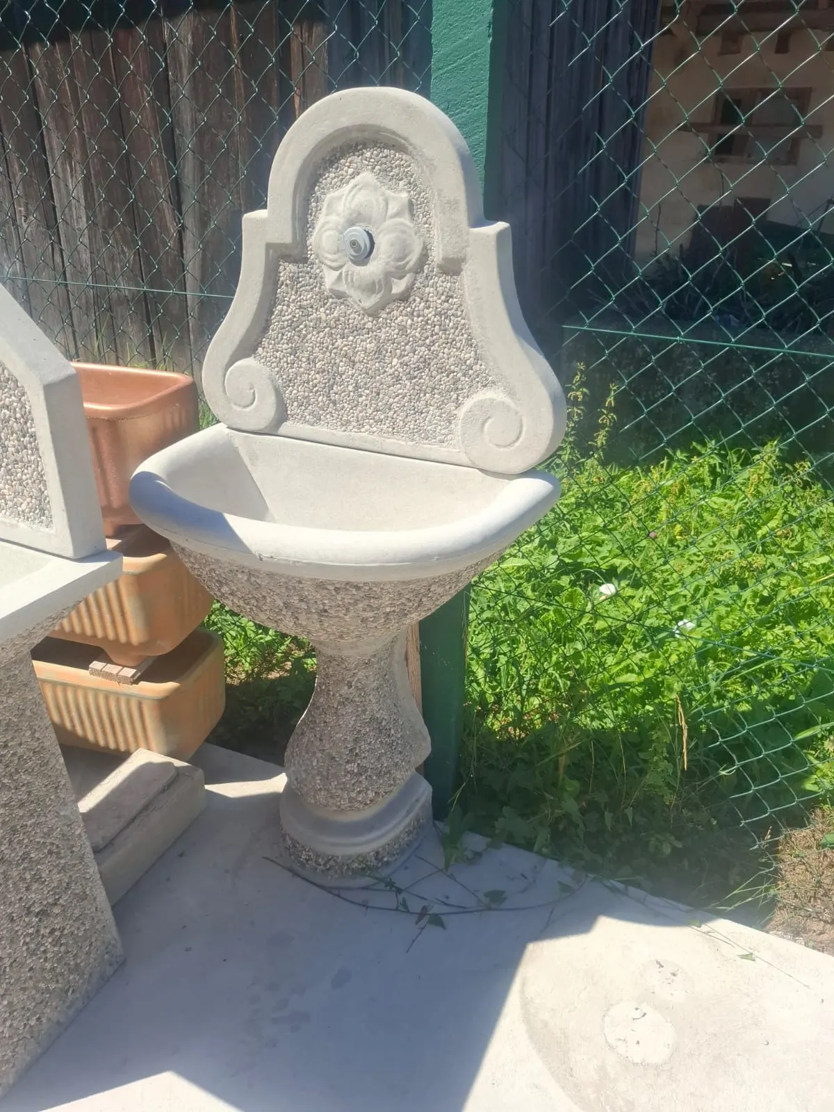 Betonski umivalnik Roža velika