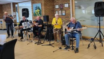 Konsert med Visevennene i kafeen, Thorvald Meyers gate!
