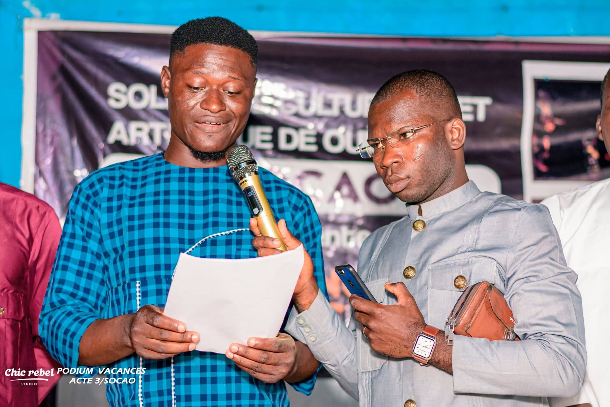 Proclamation officielle des résultats sur scène