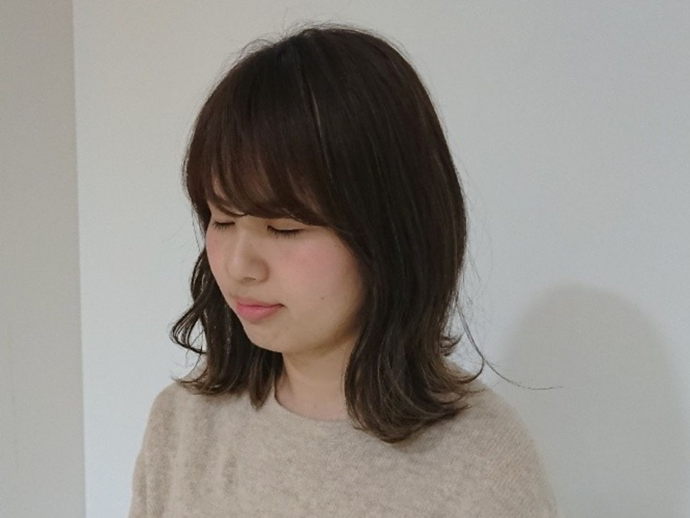 今更聞けない、ふんわり前髪を崩れにくくさせる3分テクニック！｜コラム 美容室 NYNY 樟葉店 前田 有梨花｜ヘアサロン・美容院｜ニューヨーク