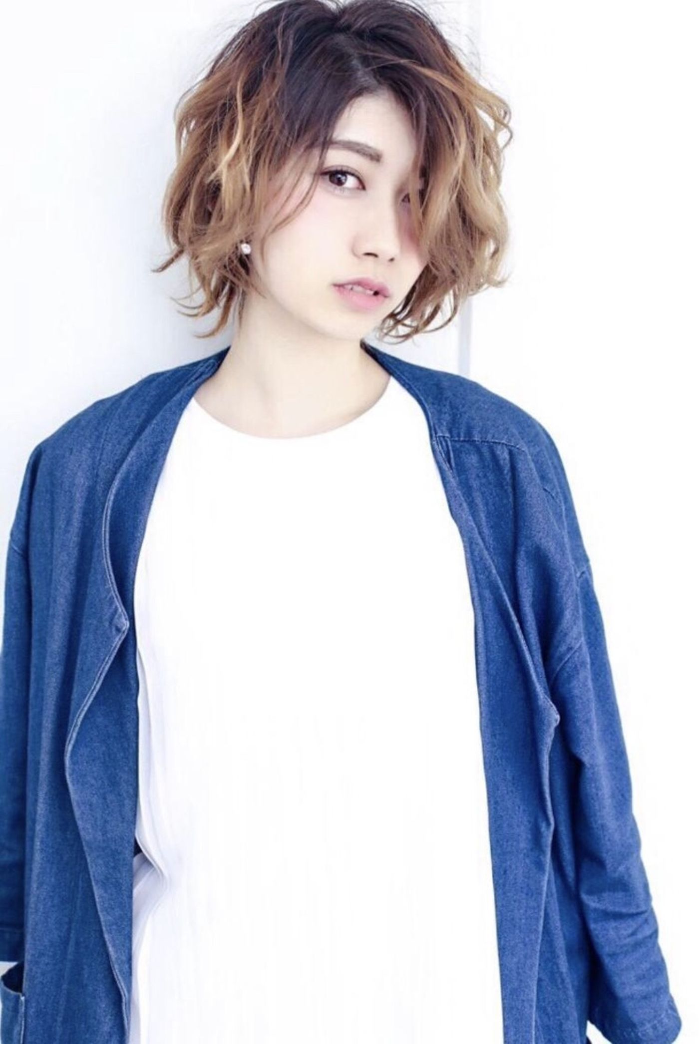 ラフに動くショートボブ×バレイヤージュグラデーション