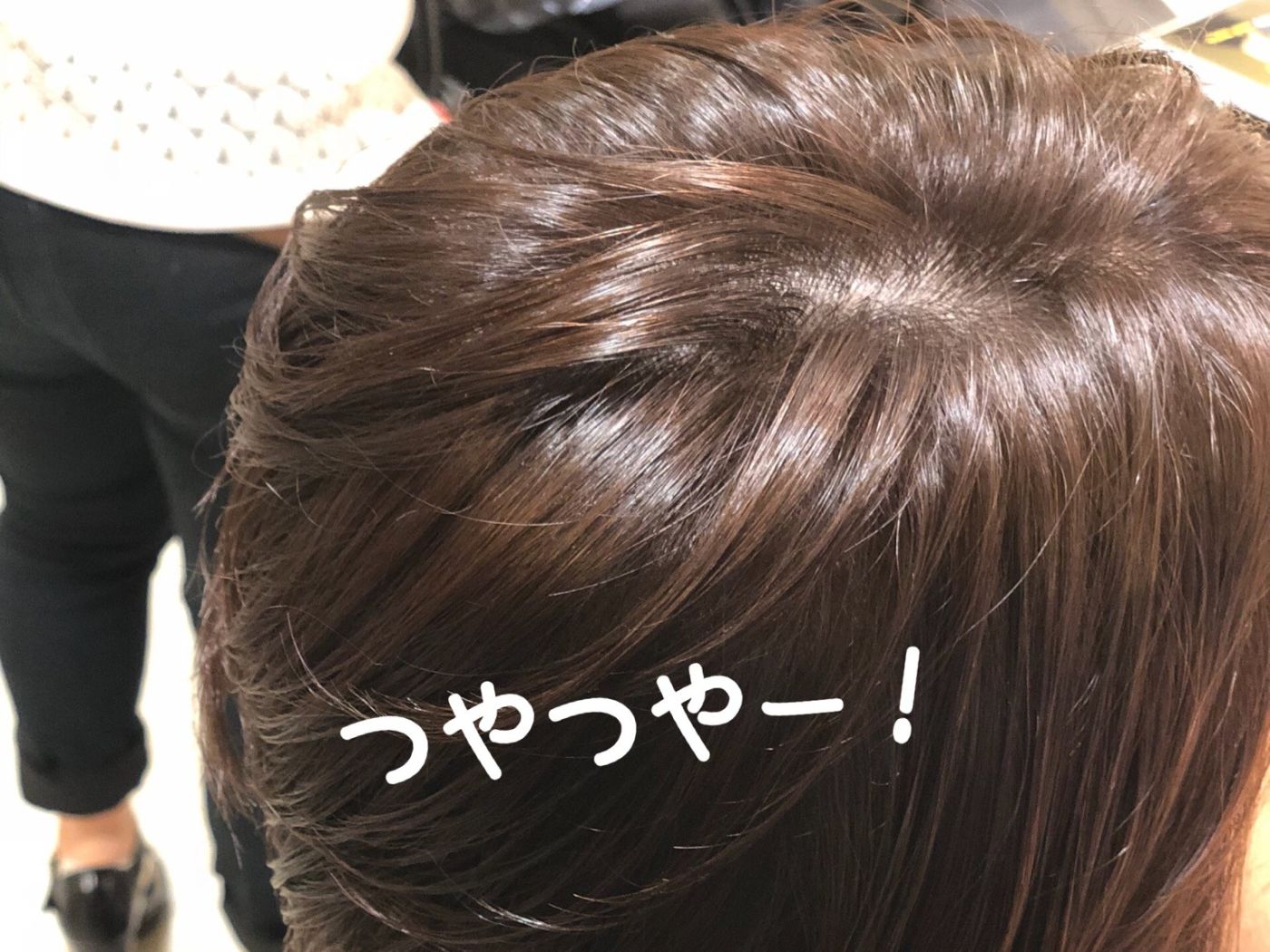 カラーの発色は変わらず、艶が増します!